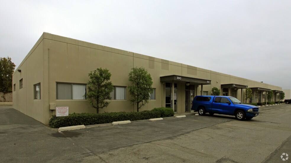 More Photos Of 2043-2063 S Lyon St, Santa Ana Light Manufacturing For Lease