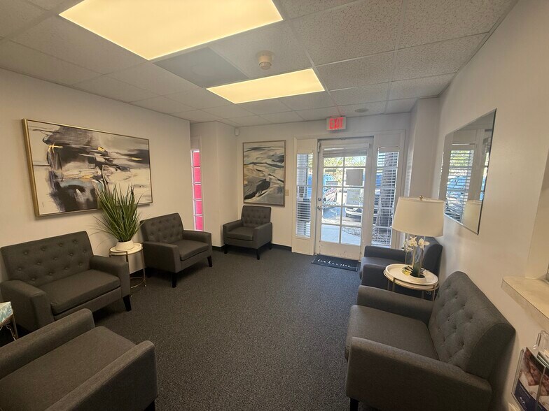 More Photos Of 1531 Tamiami Trl S, Venice Medical For Sale