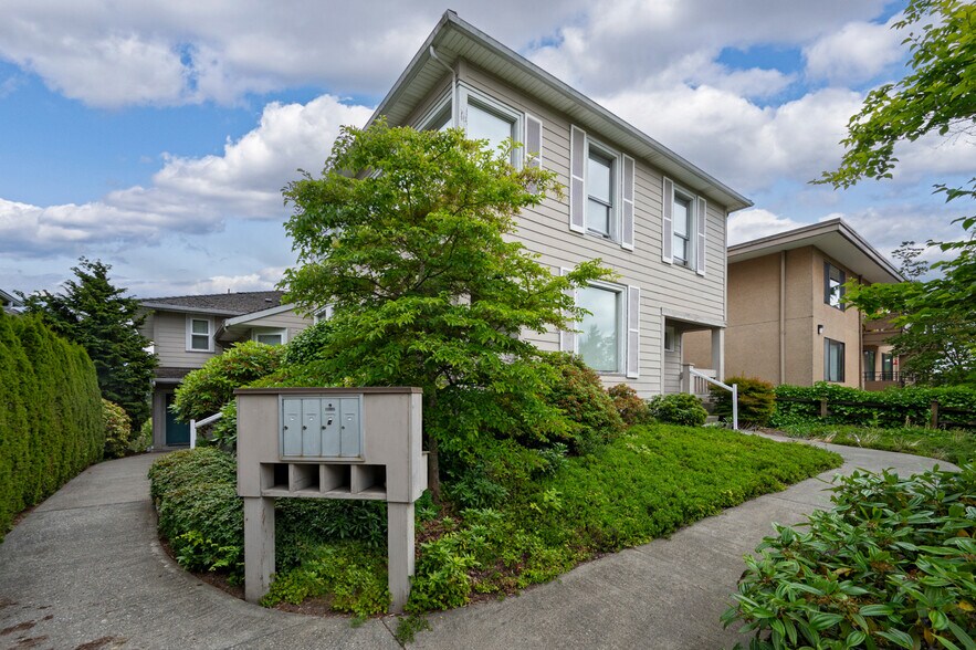 More Photos Of 3319 Oakes Ave, Everett Apartments For Sale