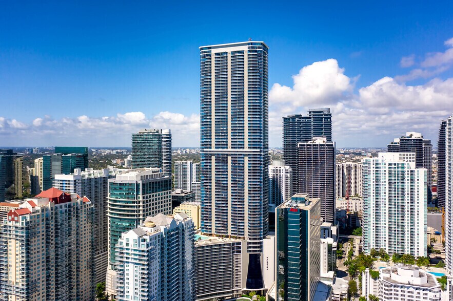 More Photos Of 1100 Brickell Bay Dr, Miami Office For Lease