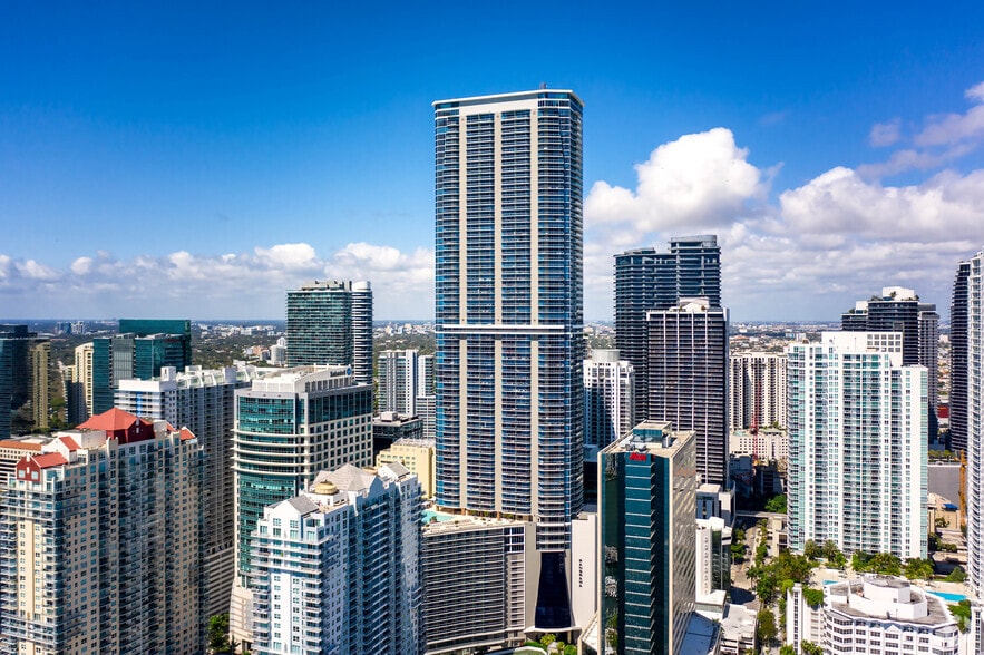 More Photos Of 1100 Brickell Bay Dr, Miami Office For Lease