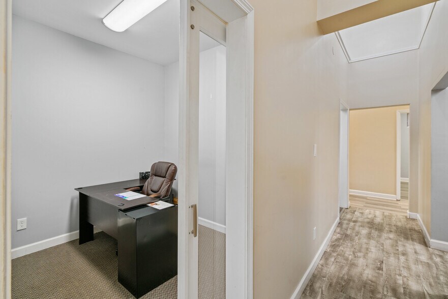 More Photos Of 237 Upper Riverdale Rd, Riverdale Medical For Sale