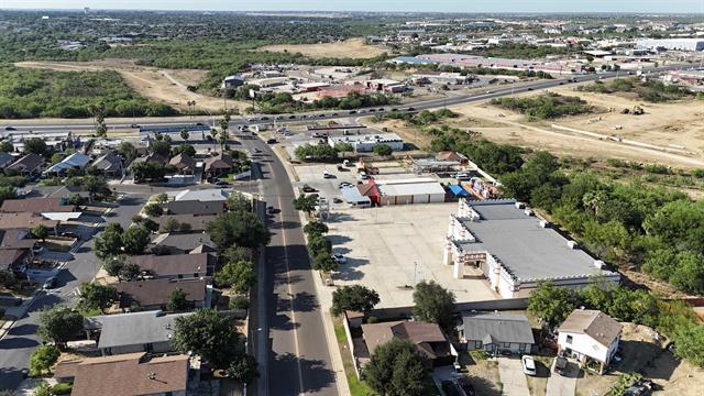 More Photos Of 819 Los Presidentes Ave, Laredo Storefront Retail Office For Sale