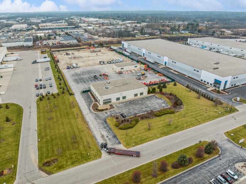 More Photos Of N59W13449 Manhardt Dr, Menomonee Falls Light Distribution For Lease