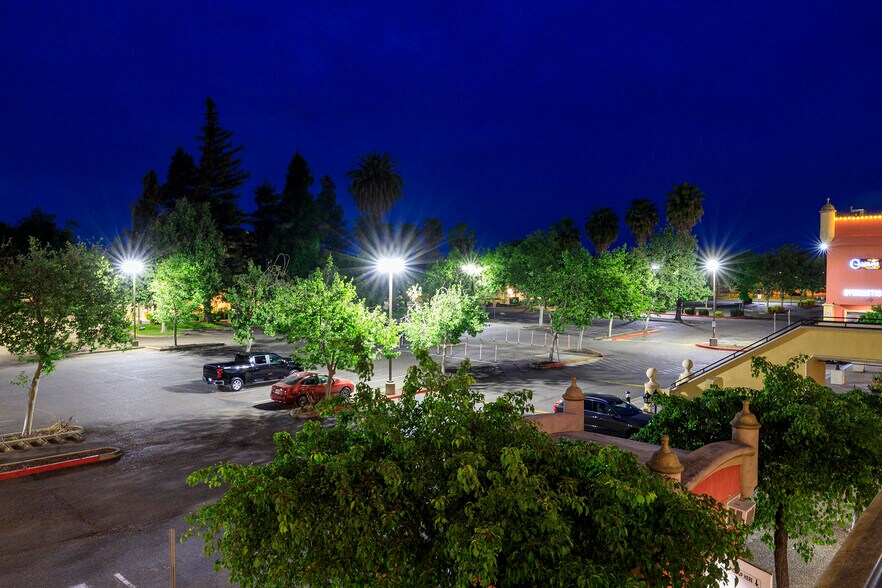 More Photos Of 1110 W Kettleman Ln, Lodi Unknown For Lease