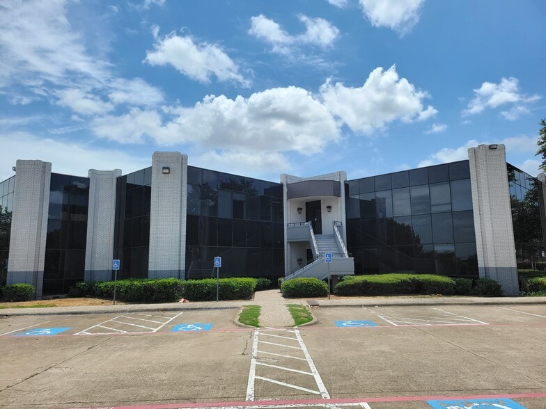 Primary Photo Of 833 E Arapaho Rd, Richardson Office For Lease