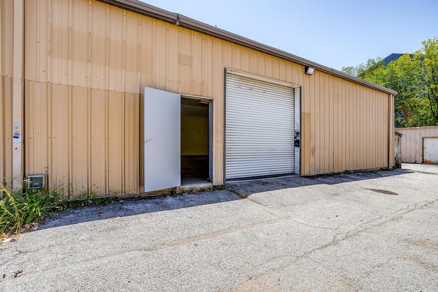 More Photos Of 117 Roberts Cut Off Rd, Fort Worth Warehouse For Sale