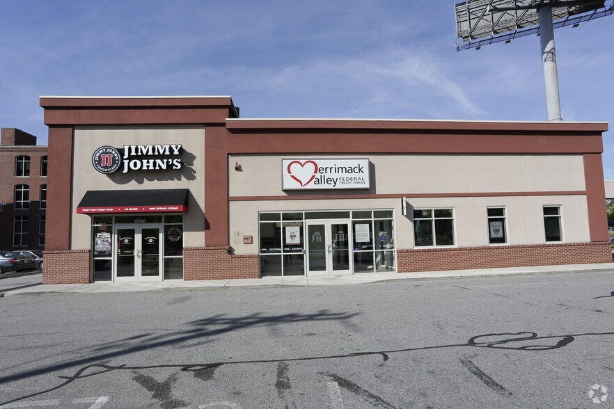 More Photos Of 500A Merrimack St, Lawrence Freestanding For Lease