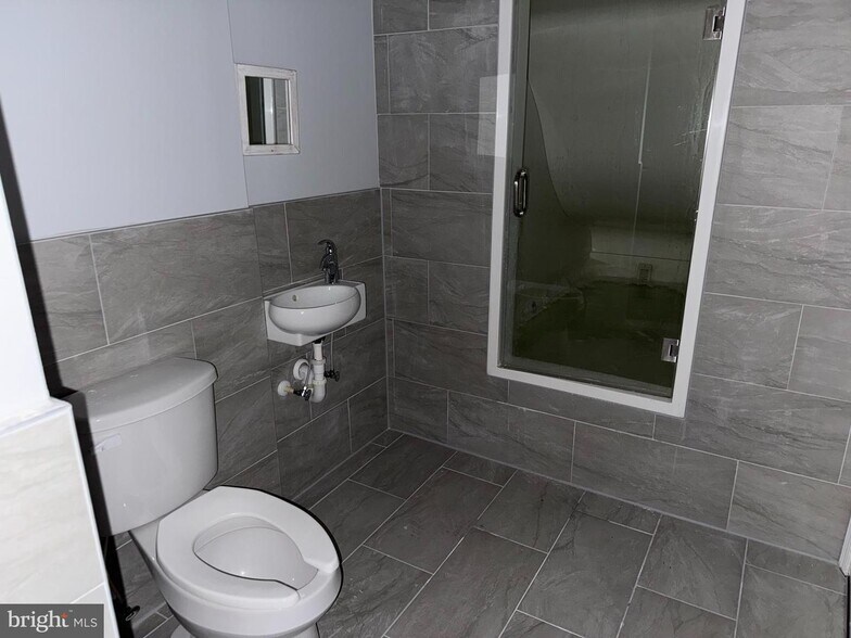 More Photos Of 225 Town Square Dr, Lusby Medical For Lease