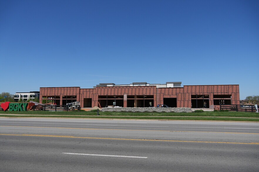 More Photos Of 525 Lovers Ln, Bowling Green Storefront Retail Office For Lease