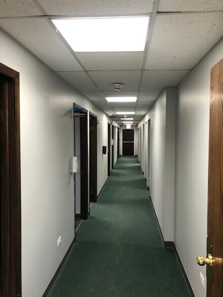 More Photos Of 808 N Broadway Ave, Melrose Park Medical For Lease