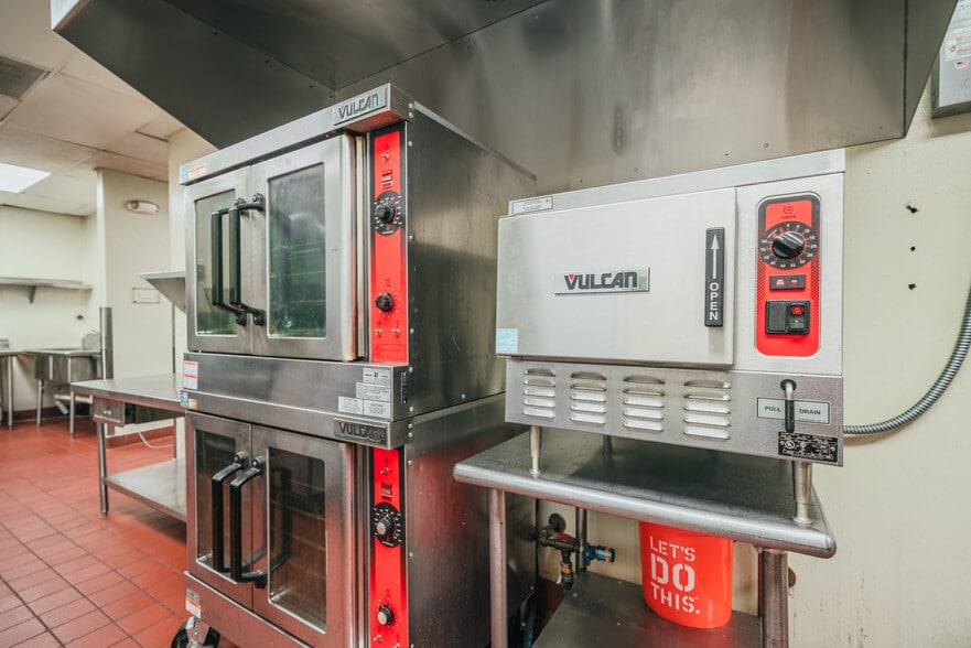 More Photos Of 7373 Comfort Inn Dr, Warrenton General Retail For Sale