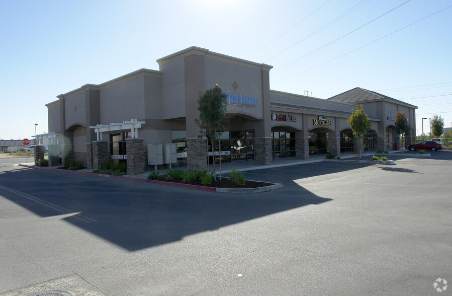 More Photos Of 3820 Coffee Rd, Bakersfield Storefront Retail Office For Lease