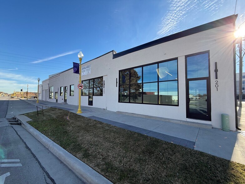 Primary Photo Of 201 Elm Ave, Waco Storefront Retail Office For Lease