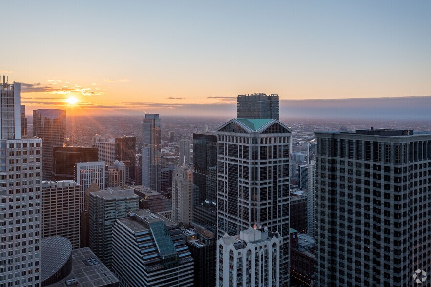 More Photos Of 77 W Wacker Dr, Chicago Office For Lease