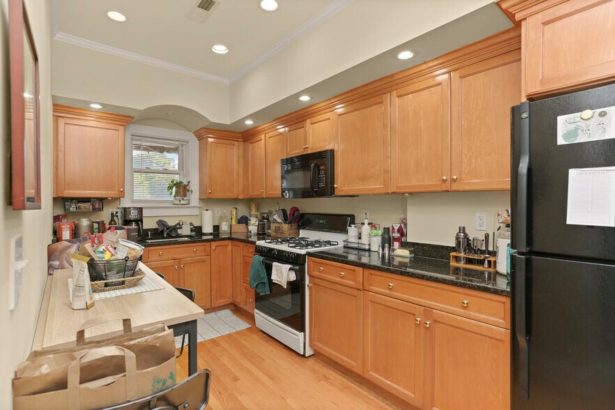 More Photos Of 345 Greenwich Ave, Greenwich Office For Sale