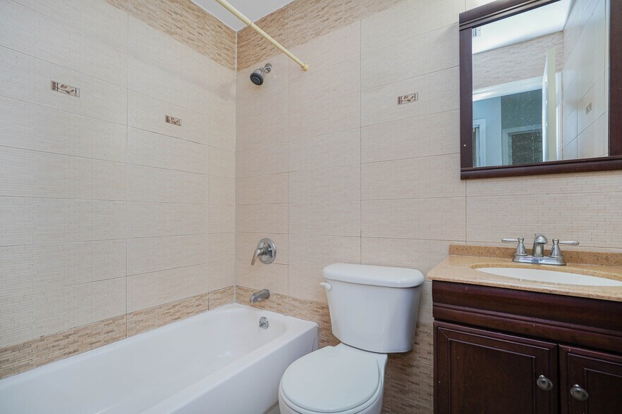 More Photos Of 1330-1332 Rockland Ave, Staten Island Medical For Sale