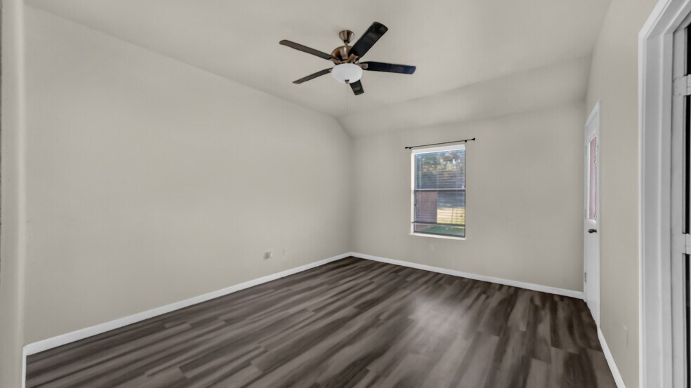 More Photos Of 141 Lindas Creek Ln, Weatherford Multifamily For Sale
