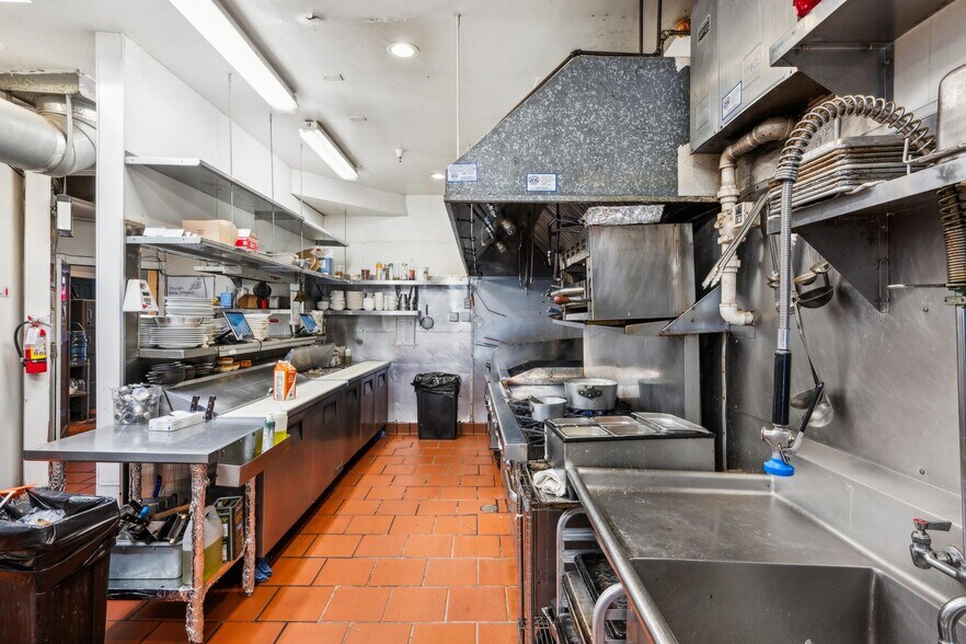 More Photos Of 460 - 464 1st St E, Sonoma General Retail For Sale