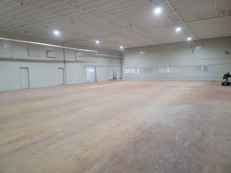 More Photos Of 1258 Yarn Mill Rd, Shelby Manufacturing For Lease