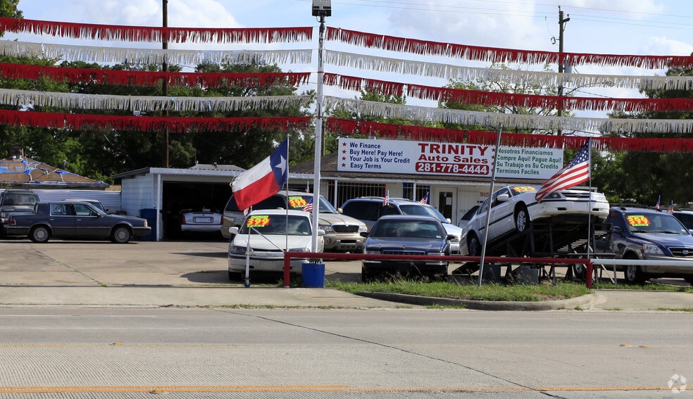More Photos Of 915 Spencer Hwy, South Houston Auto Dealership For Lease