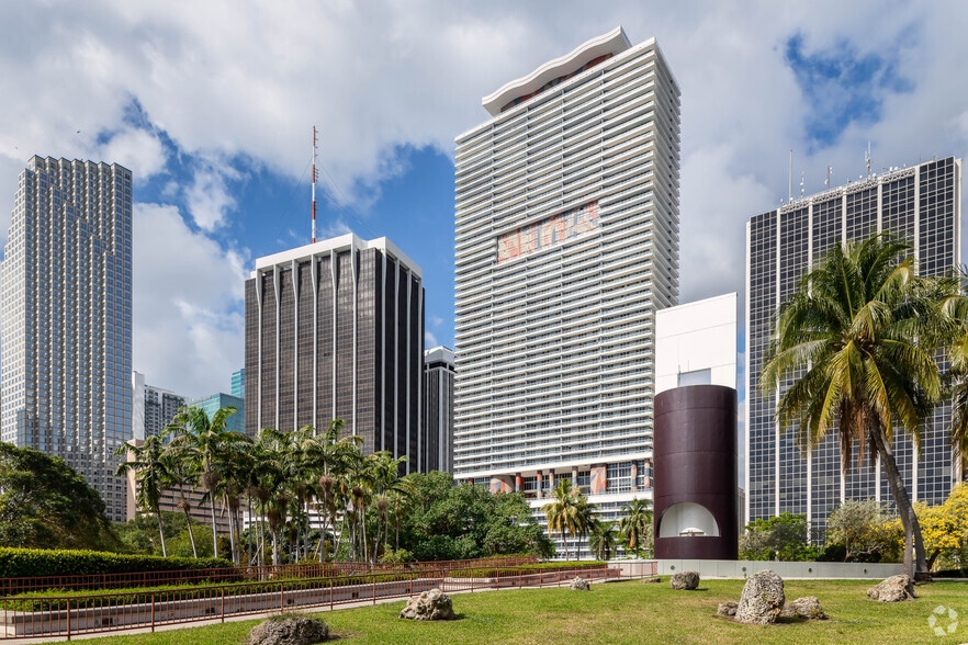 More Photos Of 50 Biscayne Blvd, Miami Apartments For Lease