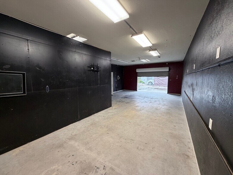 More Photos Of Gage Ave, Bell Warehouse For Lease