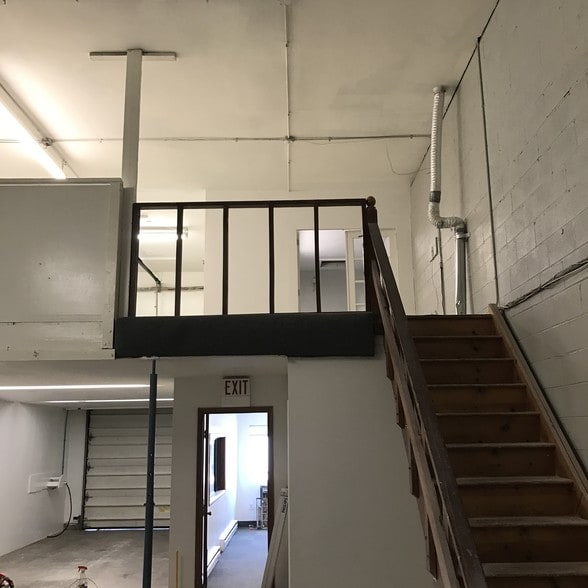 More Photos Of 130 Lenox Ave, Stamford Warehouse For Sale