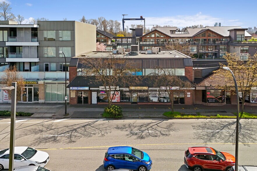 Primary Photo Of 1075 Marine Dr, North Vancouver Storefront Retail Office For Sale