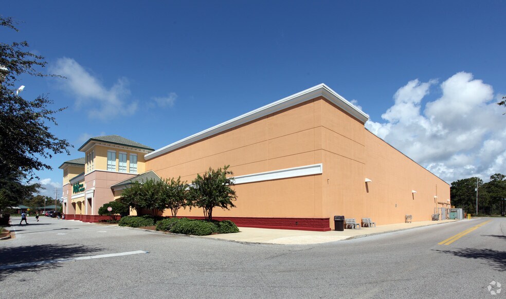 Primary Photo Of 8244 Navarre Pky, Navarre Unknown For Lease