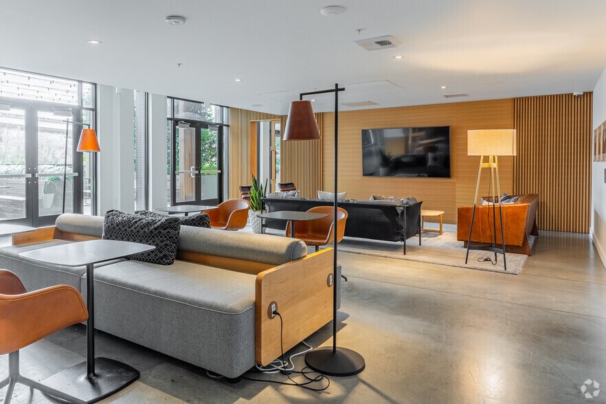 More Photos Of 1378 NW 18th Ave, Portland Apartments For Lease