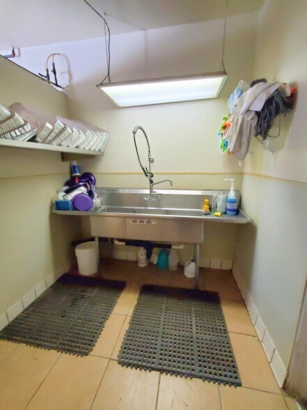 More Photos Of 19306 National Trails Hwy, Oro Grande Bar For Sale