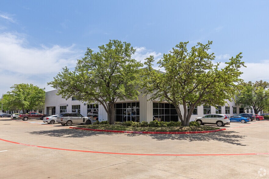 More Photos Of 16650 Westgrove Dr, Addison Light Manufacturing For Lease