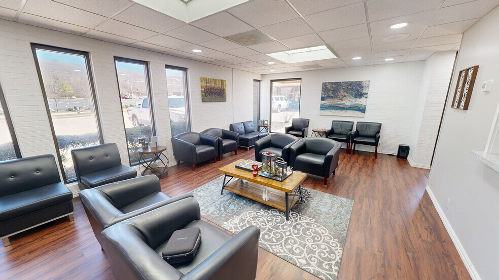 More Photos Of 2025 N Green Acres Rd, Fayetteville Medical For Sale