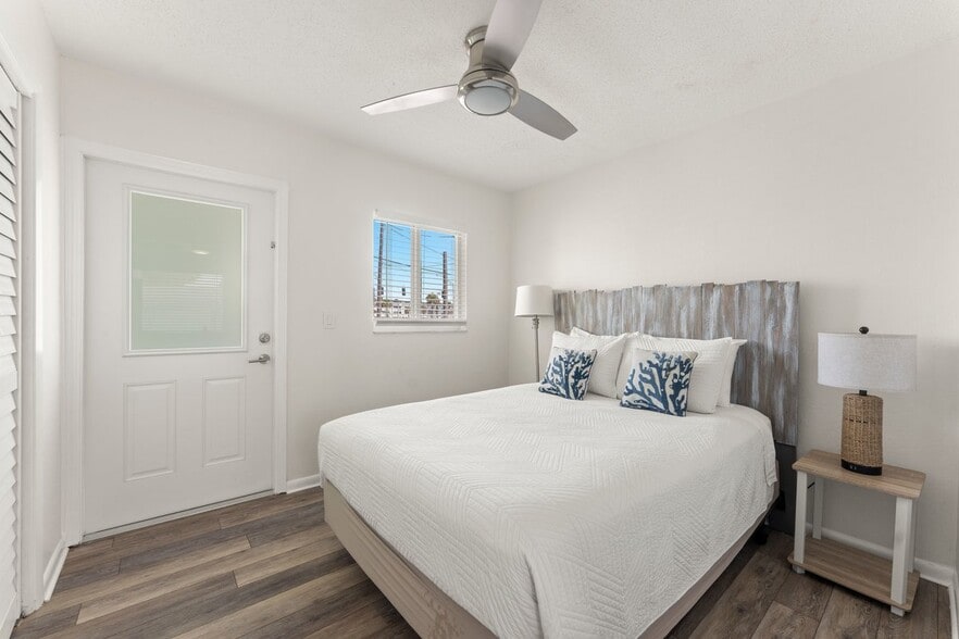 More Photos Of 1708 S Atlantic Ave, New Smyrna Beach Hotel For Sale