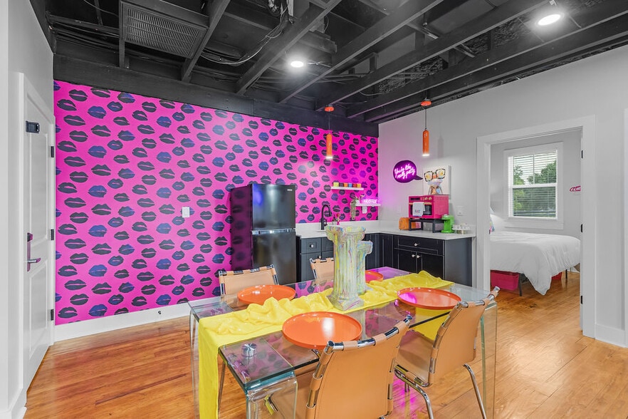 More Photos Of 156 Camellia St, Biloxi General Retail For Sale
