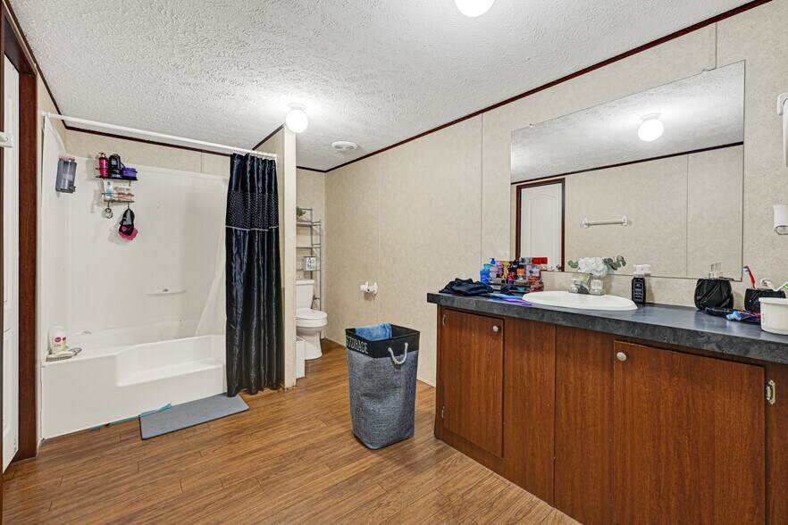 More Photos Of 8502 C E King Pky, Houston Apartments For Sale