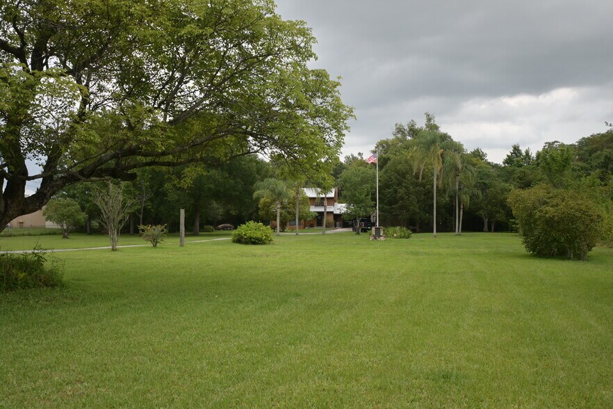 More Photos Of 2101 S Goldenrod Rd, Orlando Storefront For Sale