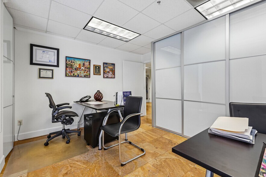 More Photos Of 1110 Brickell Ave, Miami Office For Sale