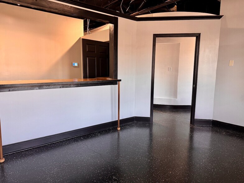 More Photos Of 6254 Memorial Dr, Stone Mountain Storefront Retail Office For Lease