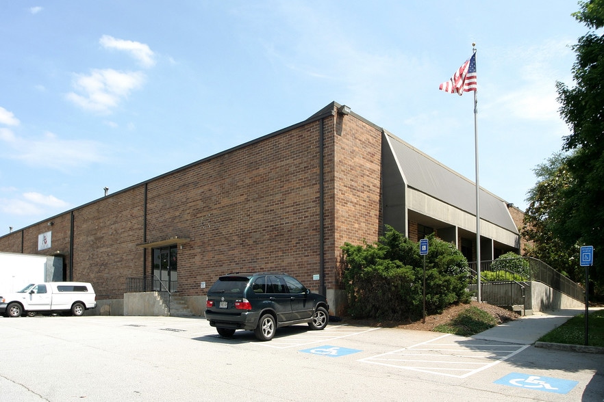 More Photos Of 1585 Roadhaven Dr, Stone Mountain Warehouse For Lease