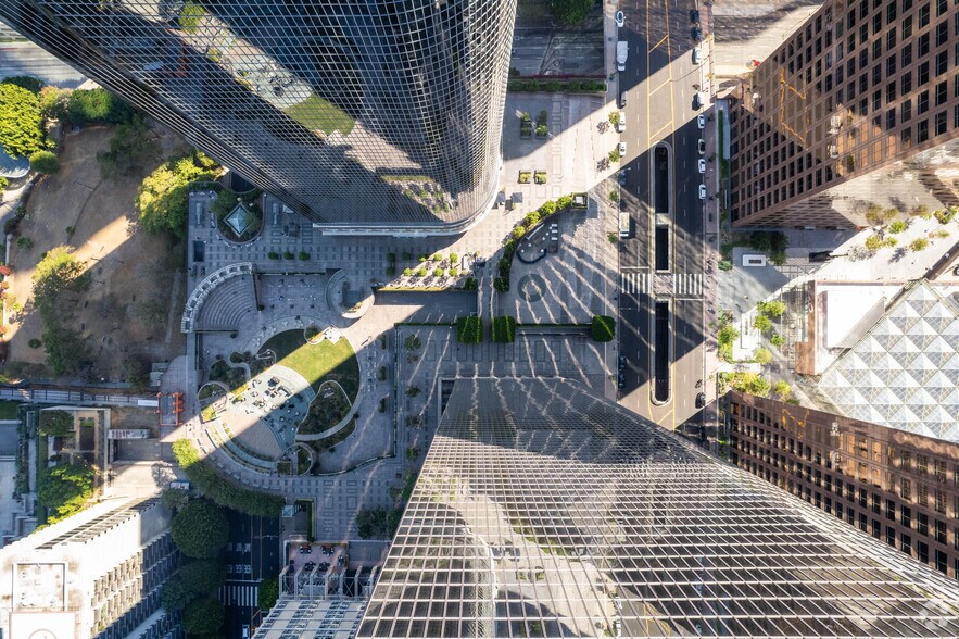 More Photos Of 350 S Grand Ave, Los Angeles Office For Lease