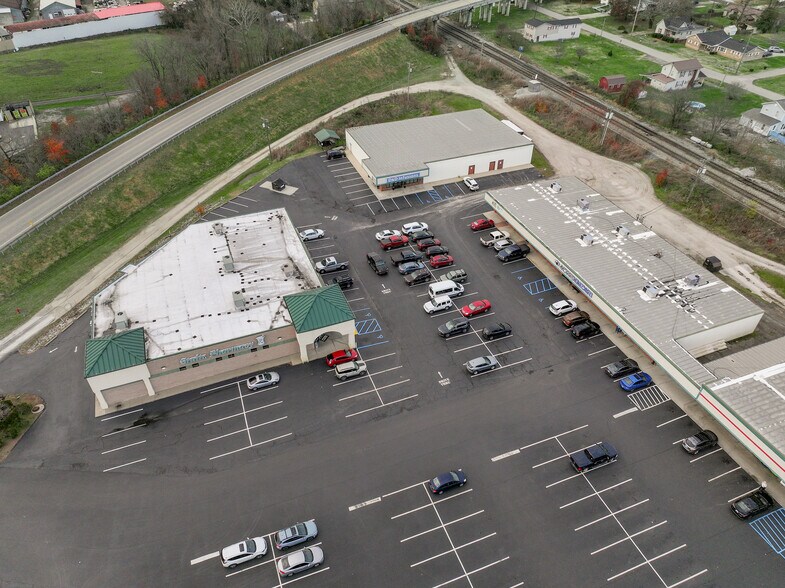 More Photos Of 1629 Ashland Rd, Greenup Freestanding For Sale