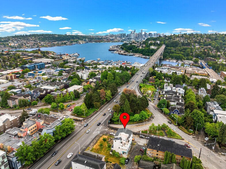 More Photos Of 816 N 38th St, Seattle Apartments For Sale