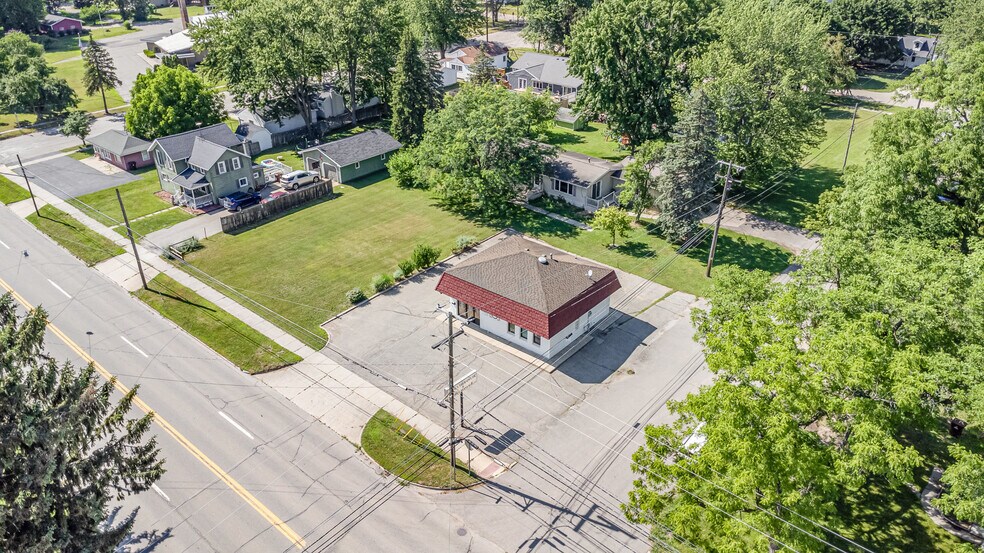 More Photos Of 725 E Center St, Ithaca Showroom For Sale