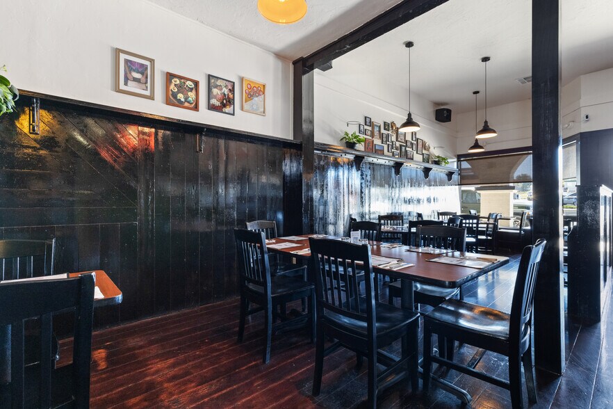 More Photos Of 8501 El Camino Real, Atascadero Restaurant For Sale