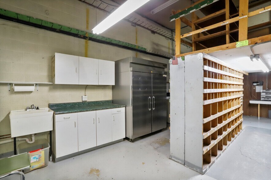 More Photos Of 12258 Buchanan Trl W, Mercersburg Flex For Lease