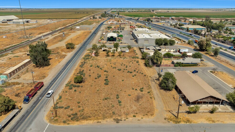 More Photos Of 210-284 N Burnett Rd, Tipton Land For Sale