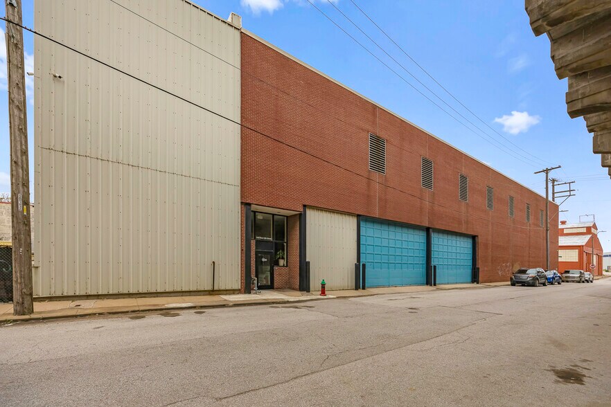 More Photos Of 1315 W 12th St, Kansas City Warehouse For Sale