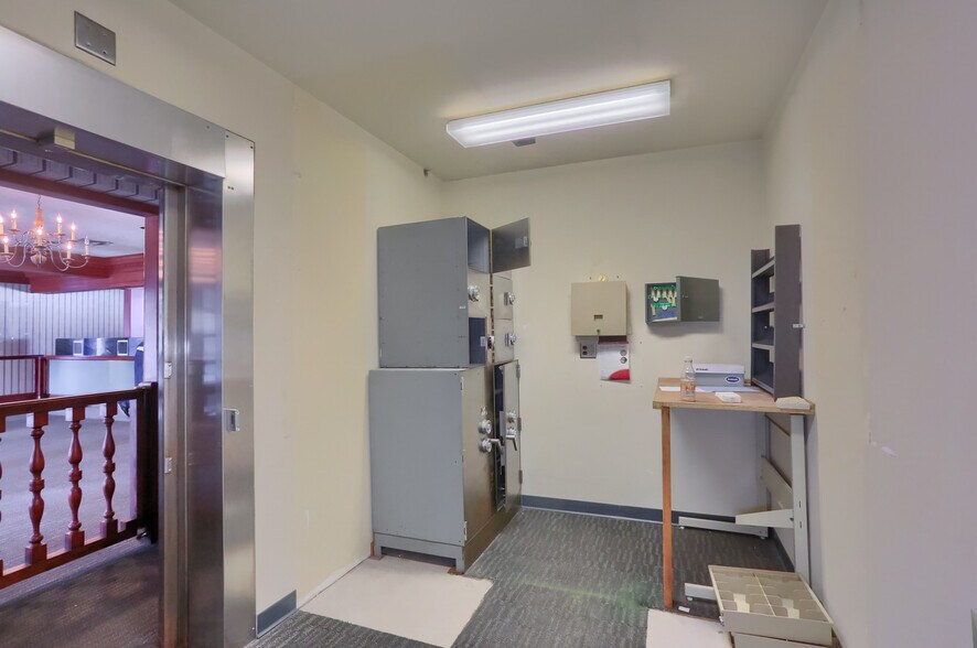 More Photos Of 3210 Wilmington Rd, New Castle Bowling Alley For Sale
